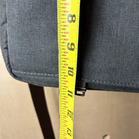 Tumi Alpha Bravo Everett Essential Tote Gray/Brown Exterior - Picture 6 of 16